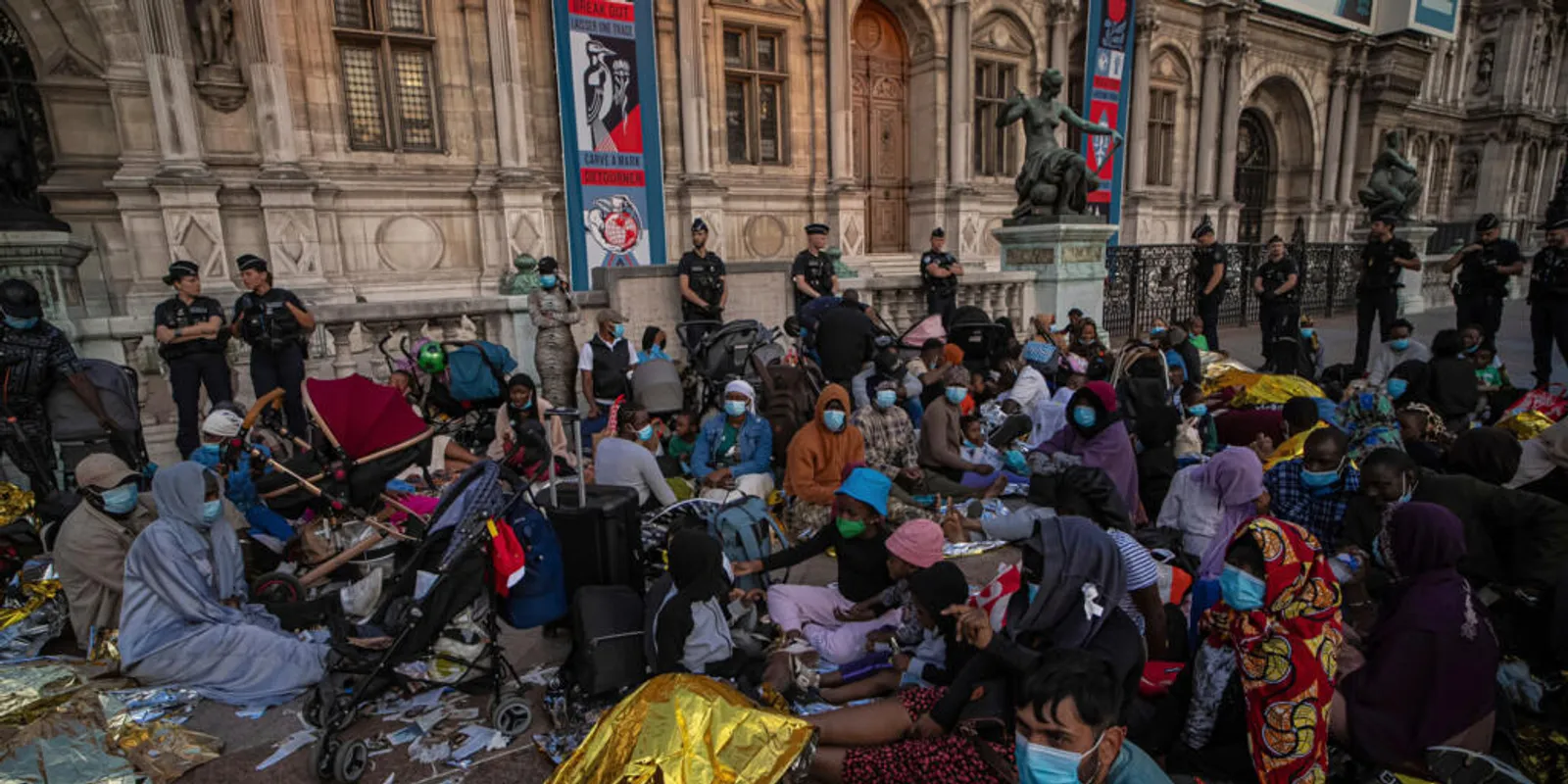 Teljesen felfüggesztené a bevándorlást a francia kormány