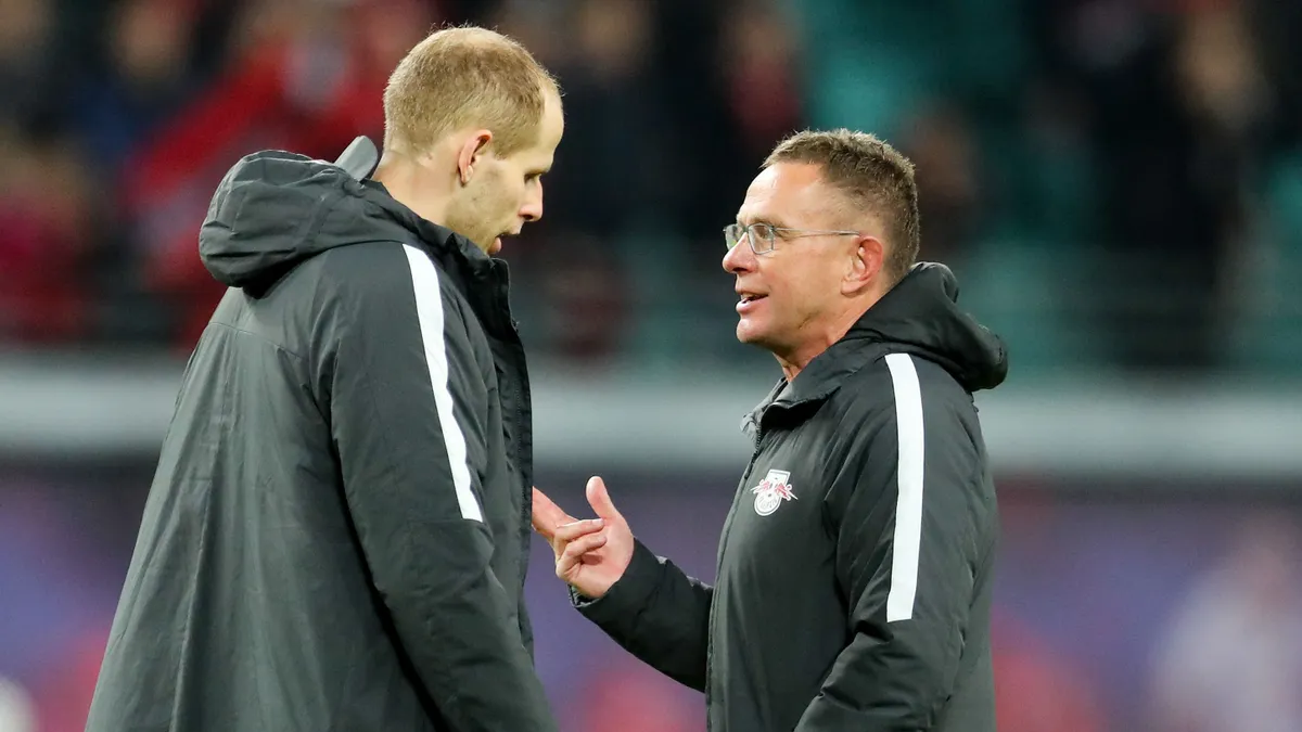 Gulácsi Péter születésnapja alkalmából első lipcsei edzője, Ralf Rangnick (jobbra) is személyesen gratulálhat