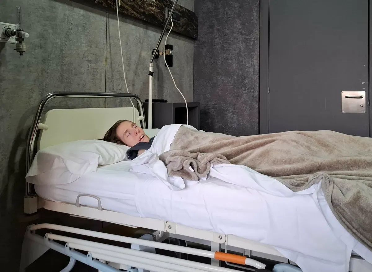 Egy szörnyű baleset miatt Tici 10 éves korában kómába esett