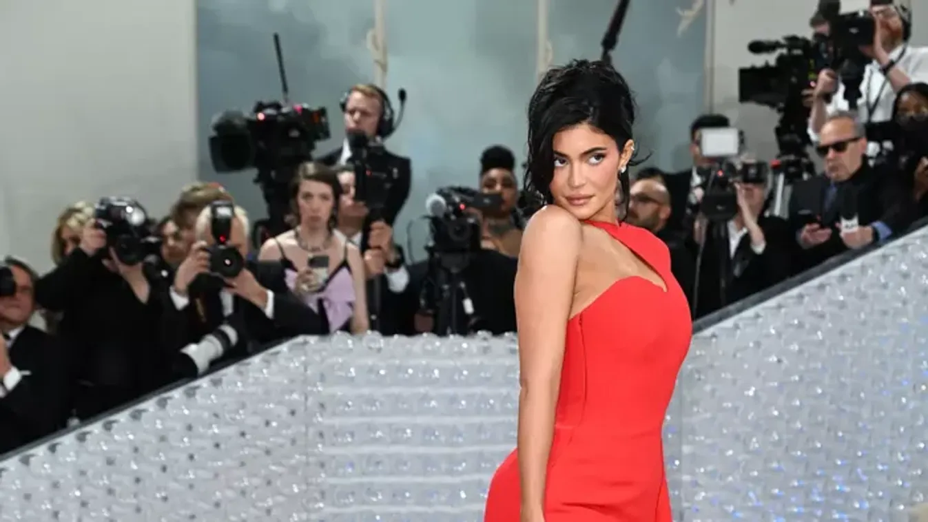 Ismét beperelték: Kylie Jenner újabb házvezetőnőt tett tönkre