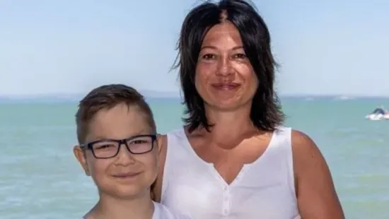 „Mama kétszer is életet adott nekem” – Enikő a veséjét adta szeretett kisfiának