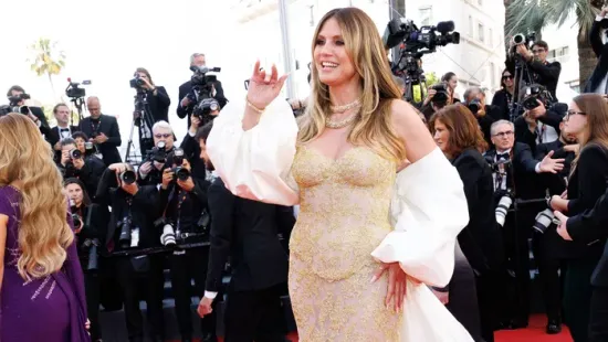 Forró pillanatok Cannes-ban: Heidi Klum toplessre vetkőzött