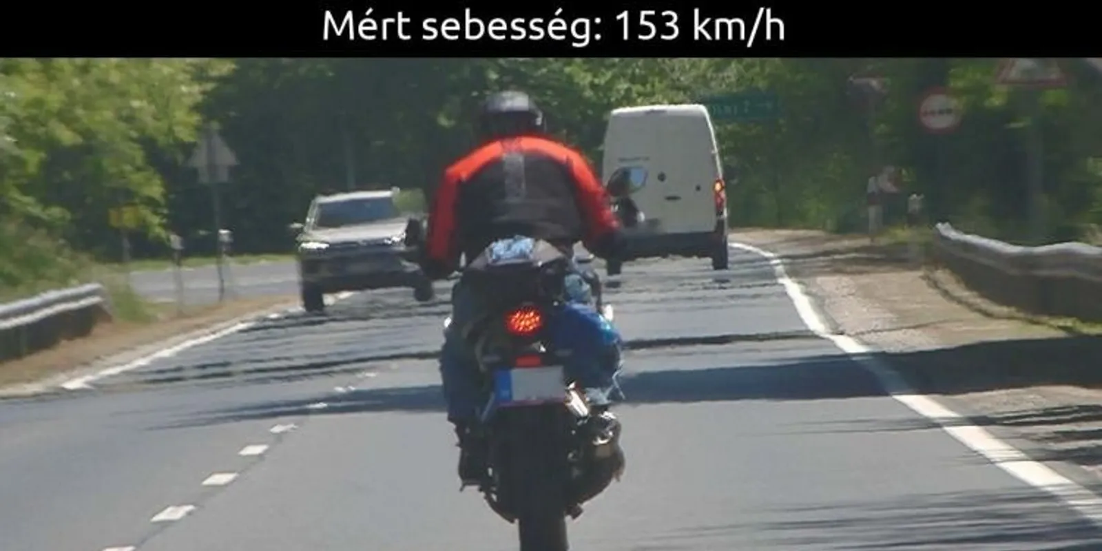 Életveszélyes tempó - 90 helyett 153 km/órával hajtott a száguldó motoros