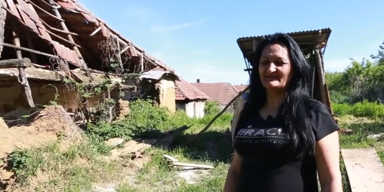 Életveszélyben a bereti család, rájuk omolhat az otthonuk