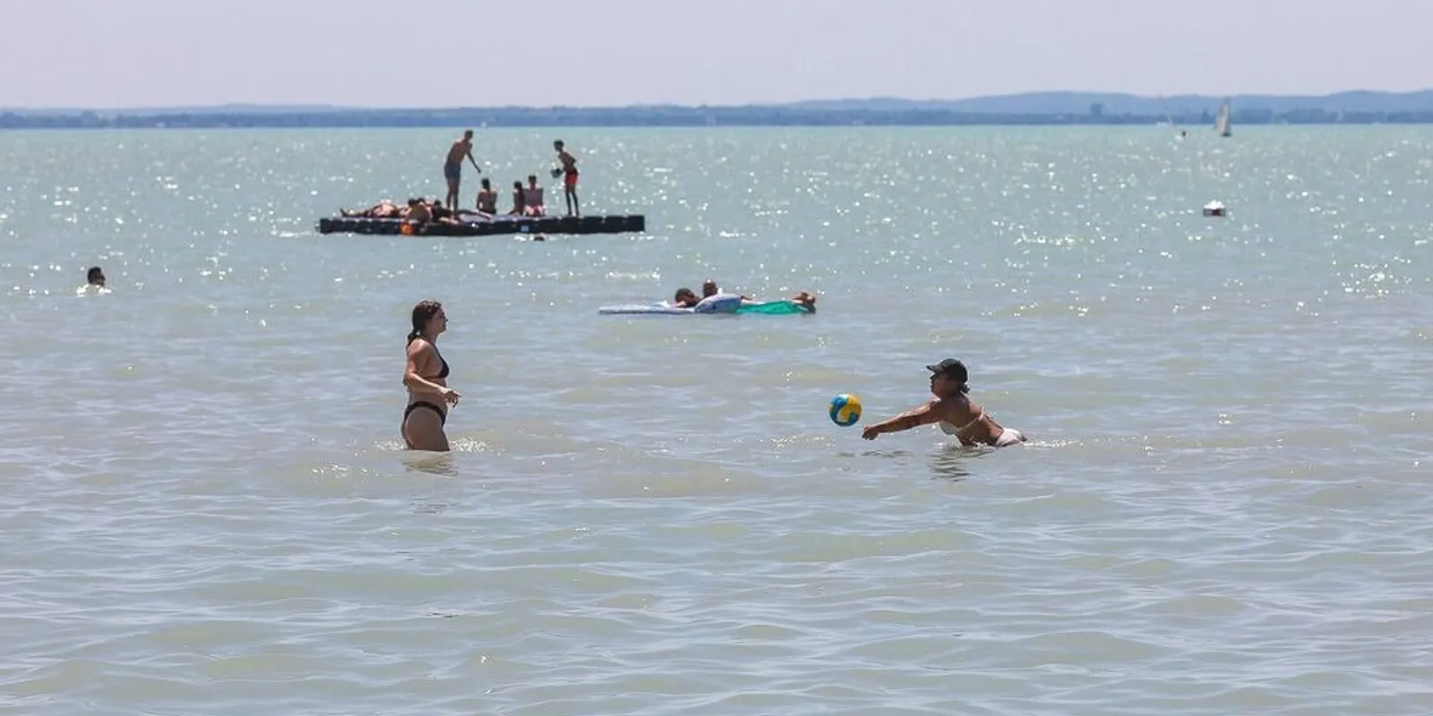 Balatoni strandszezon: minden a nyitásról és az árakról