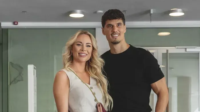 Bódi Bence párja csak átveri a követőit a luxusélettel?