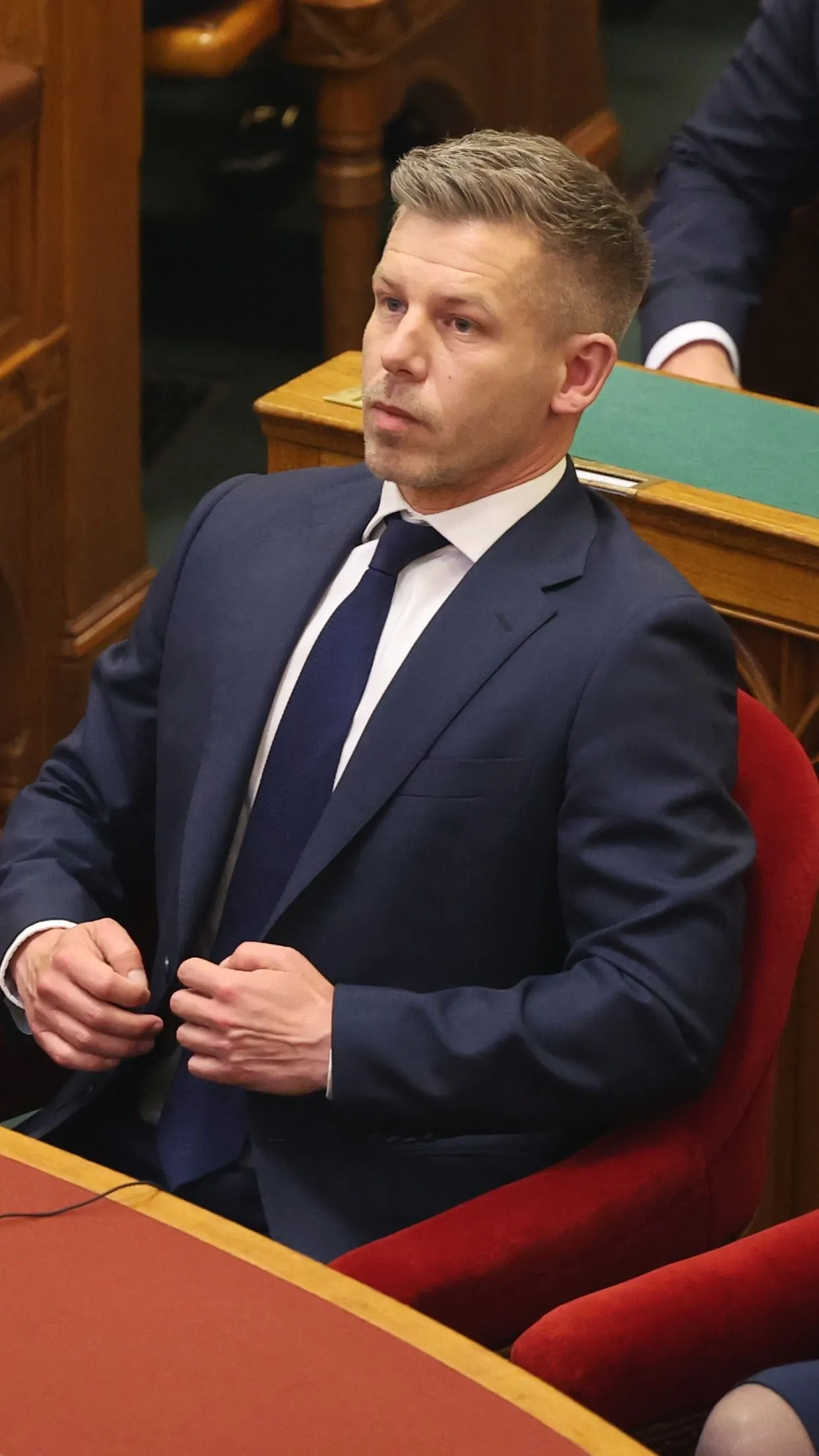 Magyar Péter ámokfutása a Parlamentben