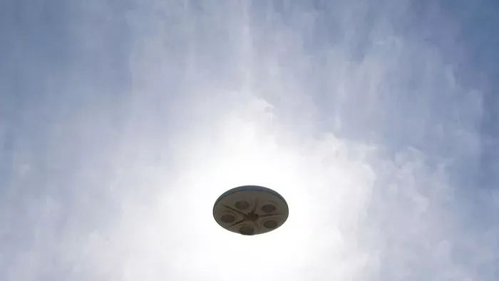 UFO lebegett Kelenföld felett? Felvételek a repülő tárgyról
