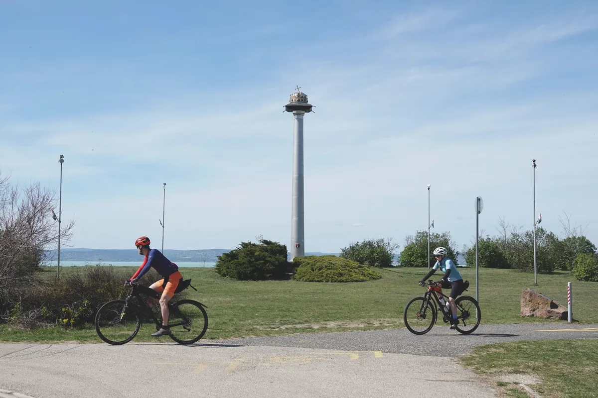 Erre figyeljünk, ha leugranánk bringával a Balatonra