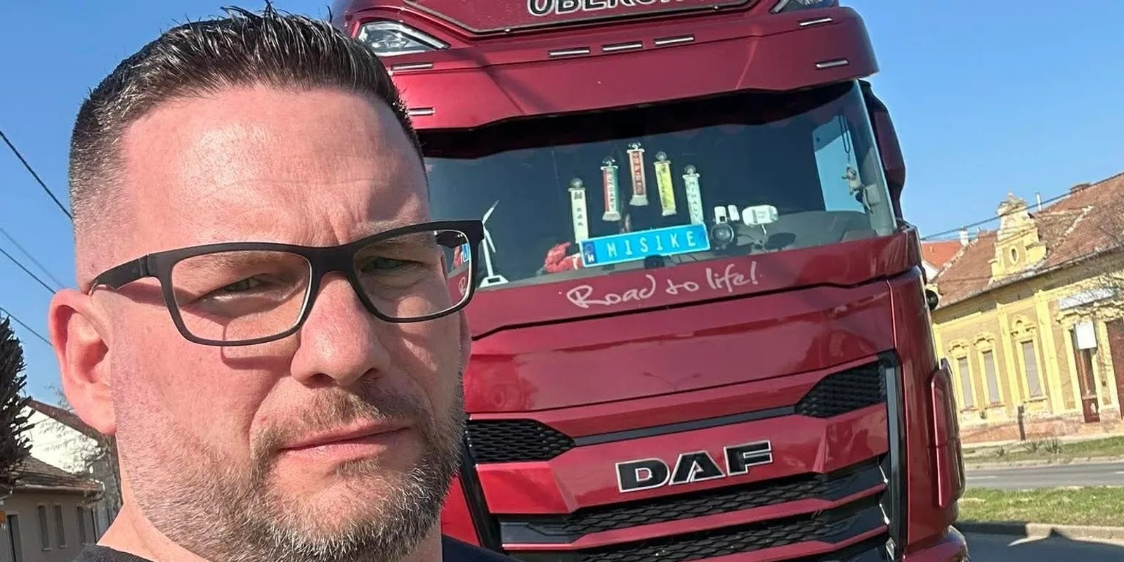  Popey egy beteg gyermekért húzott el 20 tonnát