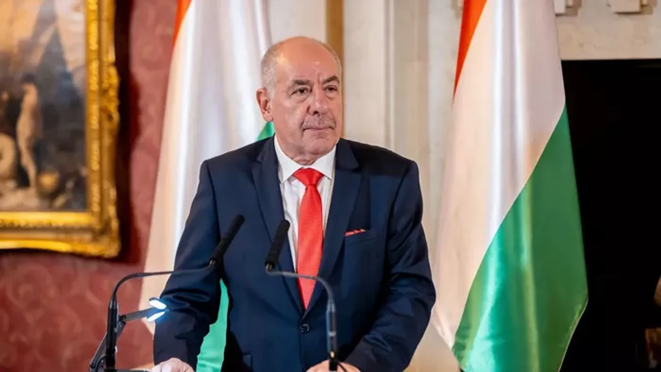 Ma újabb jobboldali demonstráció, most a Sándor-palotánál