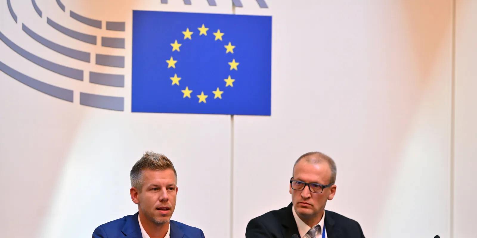 Magyar Péter egymás után bólint rá a brüsszeli követelésekre