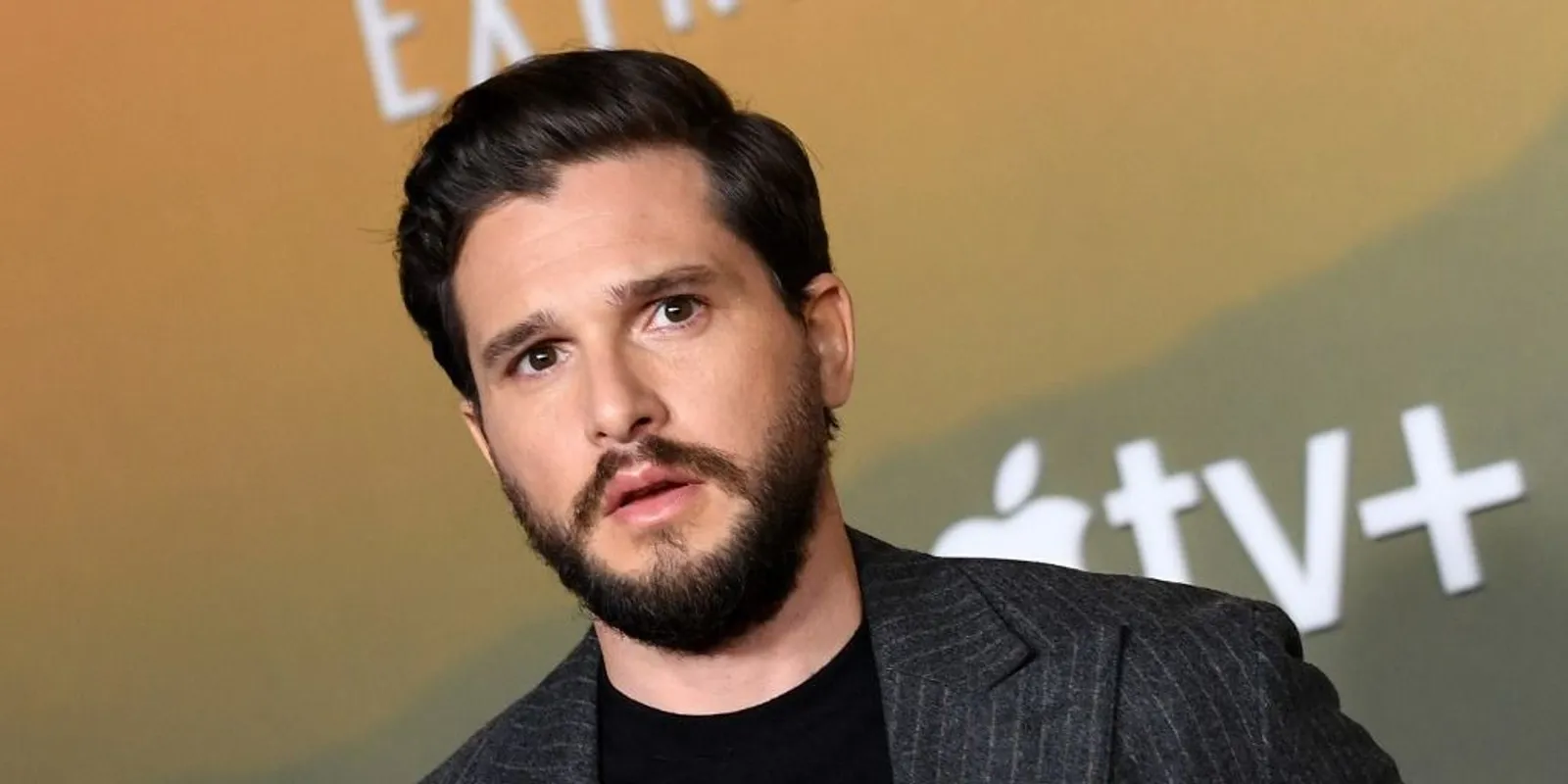 Kit Harington szerint „undorító” volt szexjeleneteket forgatni Sophie Turnerrel