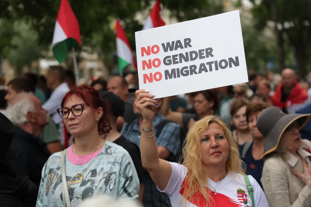 Tüntetés a migrációs paktum ellen.
2026Június 5.,