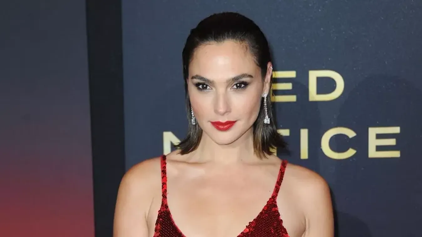 Gal Gadot bikiniben mutatta meg elképesztő alakját