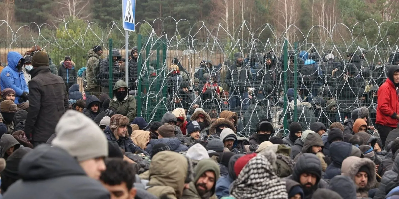 Már pontosan tudni mekkora migránstábort kell építenie Magyarországnak