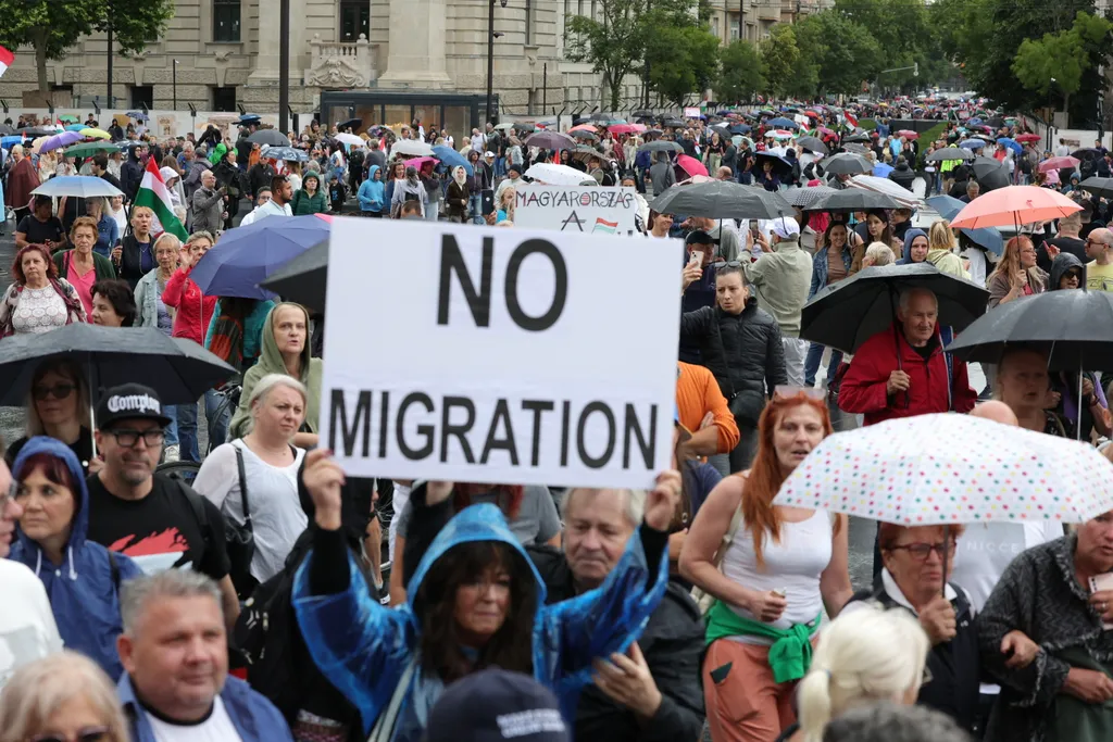 Tüntetés a migrációs paktum ellen.
2026Június 5.,