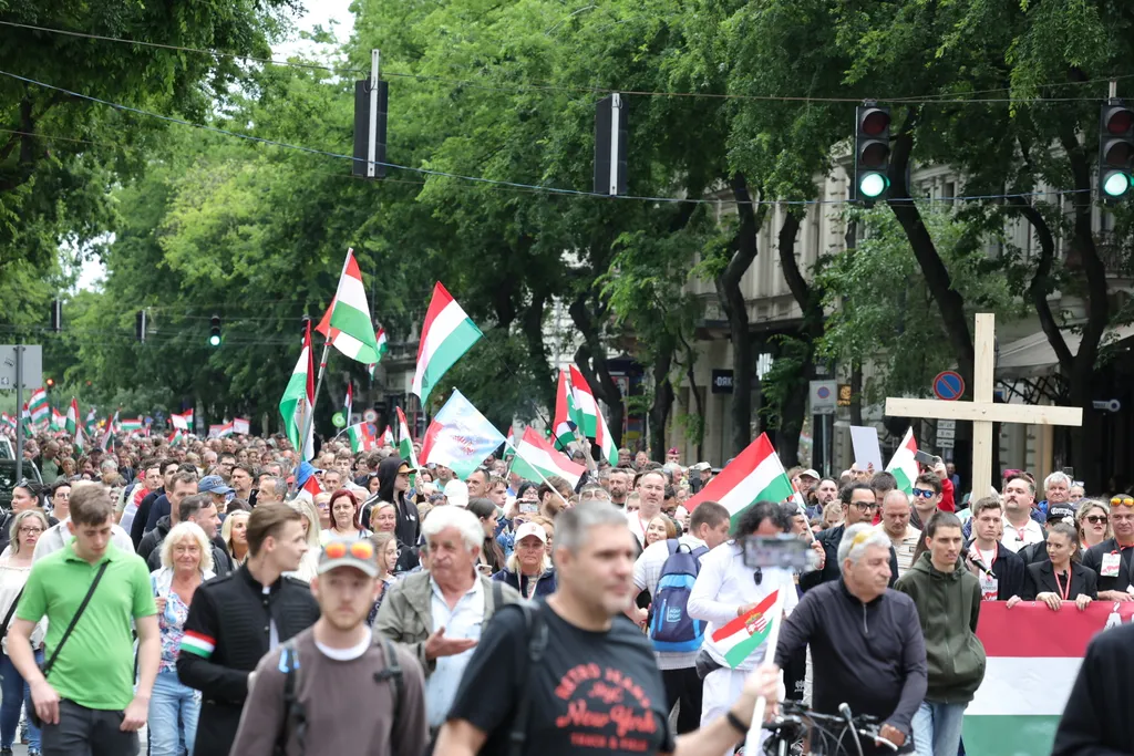 Tüntetés a migrációs paktum ellen.
2026Június 5.,