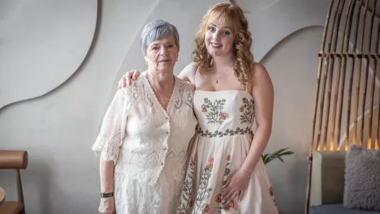 79 éves nagymamájával közösen lépett a kifutóra Lili: "Ez most nem a ruhákról, hanem az életről is szólt"