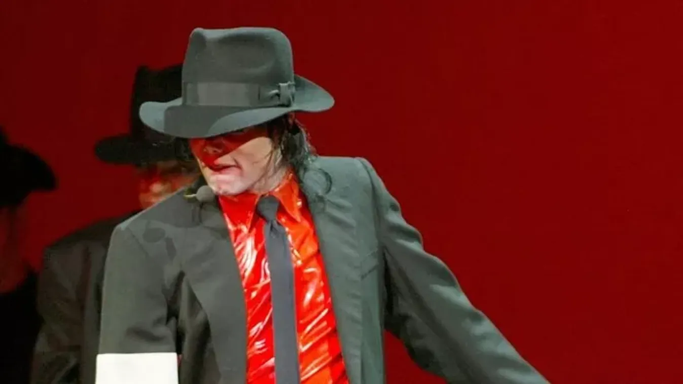 Kiderült, miért ragasztotta be az ujjait Michael Jackson