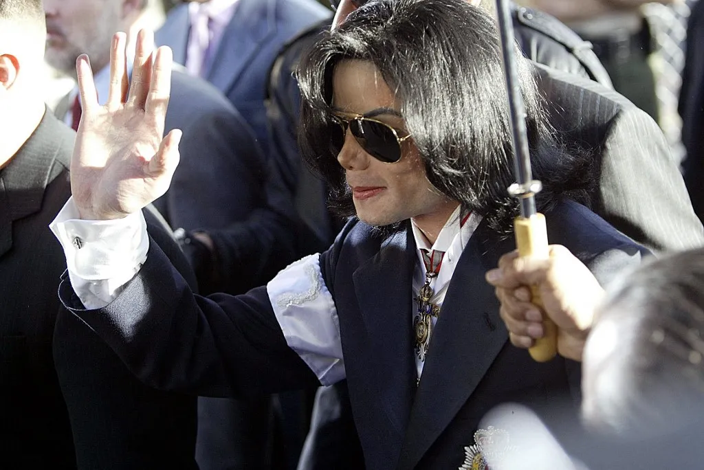 Ezért viselt Michael Jackson fehér ragasztószalagot