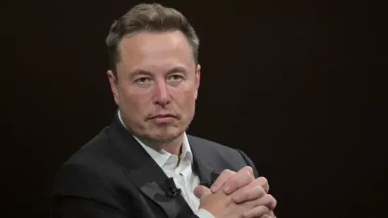 Elon Musk heteken belül a világ első trilliomosa lehet