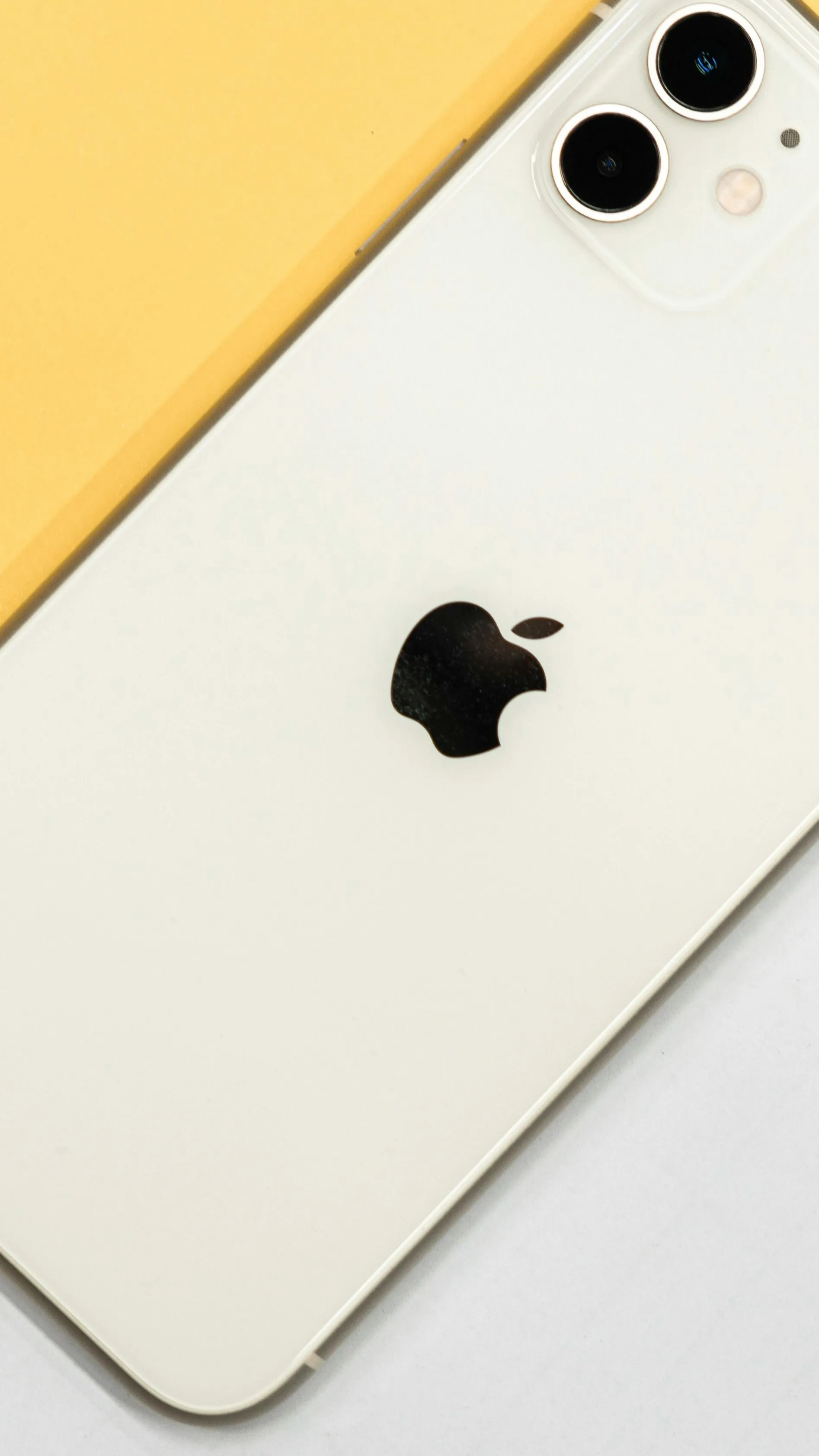 Tégla lett az új iPhone-odból? Megérkezett az Apple javítása