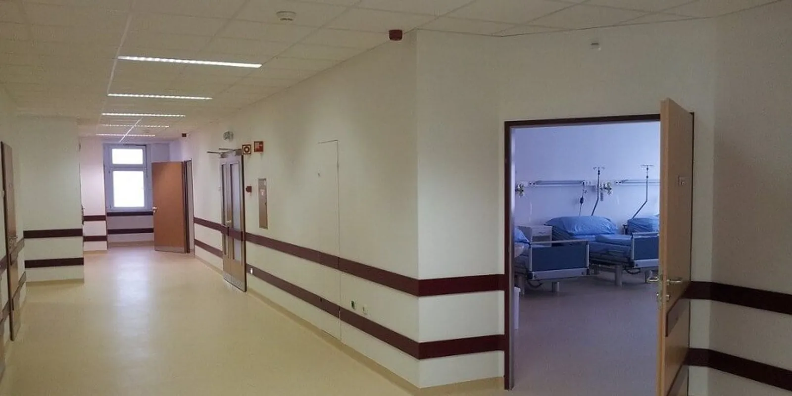 Az új kormány szerint a kórházak felét be kell zárni
