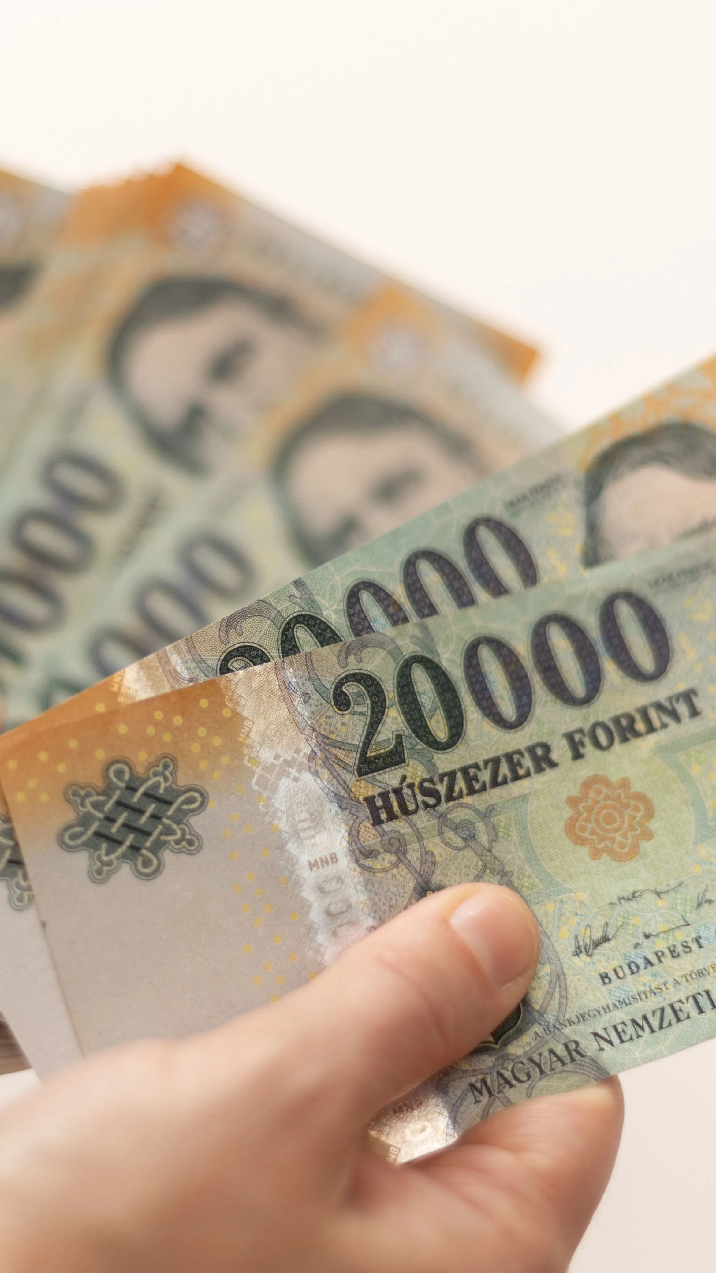 Csoda Túrkevén: Több millió forintját hagyta el Lajos bácsi