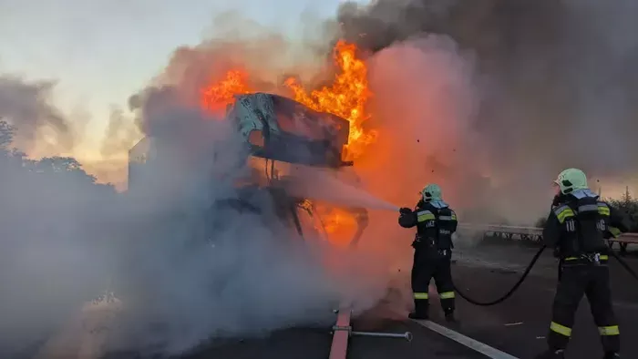 Megrázó fotók a ma hajnali horrorbaleset helyszínéről