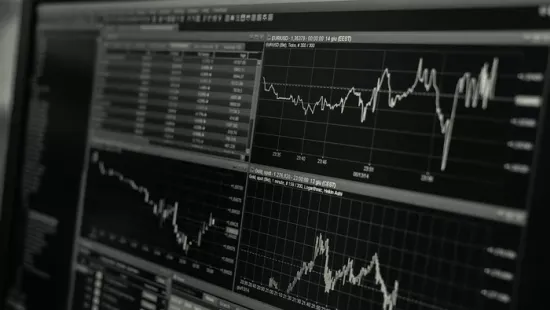 ETF-befektetés kezdőknek: hogyan építhető egyszerűen diverzifikált portfólió?