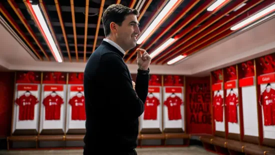 Szoboszlai és Kerkez posztjára is igazol: lecseréli a fél csapatot az új Liverpool-edző