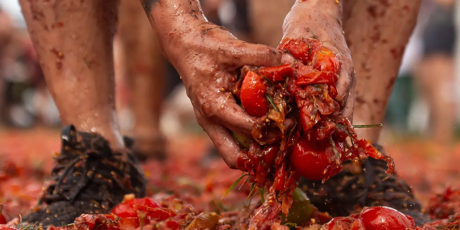 Negyven tonna paradicsom repült a kolumbiai Tomatinán – Galéria