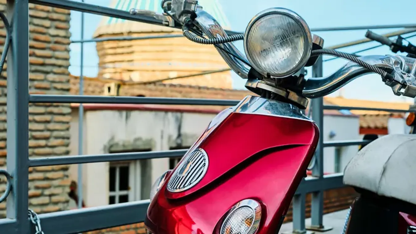 Ezért állítják meg sorban a motorosokat mától