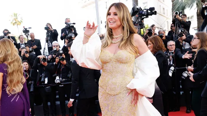 Heidi Klum egy falatnyi bikiniben mutatta meg idomait