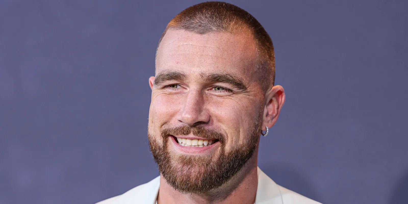 Travis Kelce elárulta, miért ezen a helyen vette el kedvesét