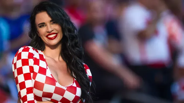 Bikiniben ugrált a színpadon Ivana Knöll
