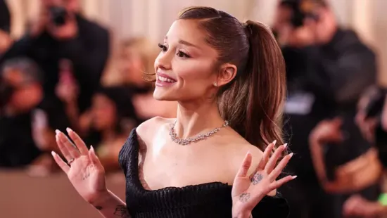 Ariana Grande szünetet tart, de ősszel még visszatér