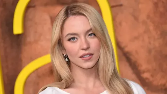 Sydney Sweeney merész szettben lépett utcára a botrány után