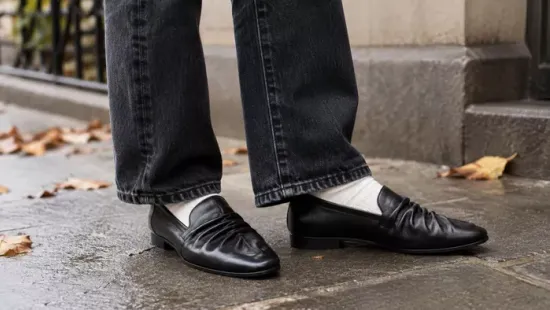 Ráncolt loafer lett az ősz egyik legizgalmasabb cipője