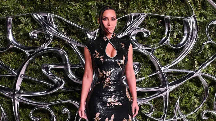 Kim Kardashian falatnyi melltartóban pózolt