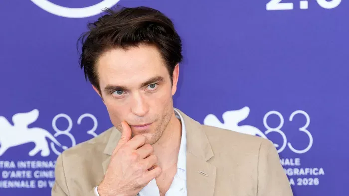 Robert Pattinson Batman-filmje szünetel, de a terv merész