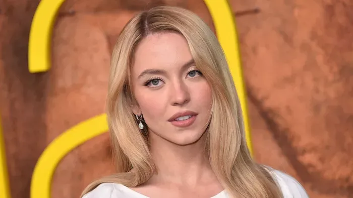 Sydney Sweeney merész szettben lépett utcára a botrány után