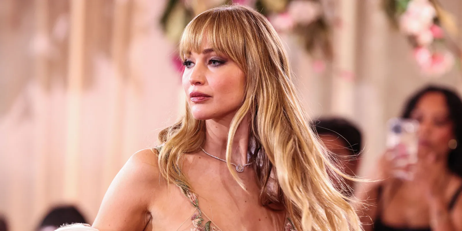 Jennifer Lawrence a 7. évforduló előtt randizott férjével